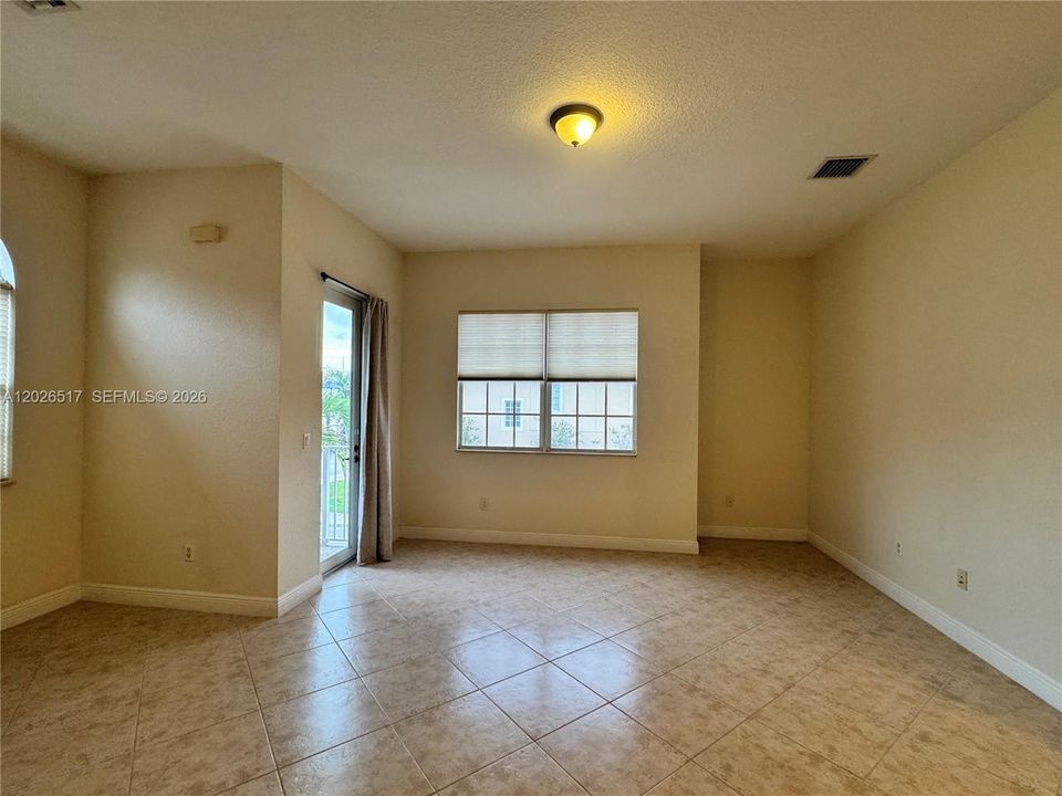 En Renta: $2,450 (2 camas, 2 baños, 1077 Pies cuadrados)