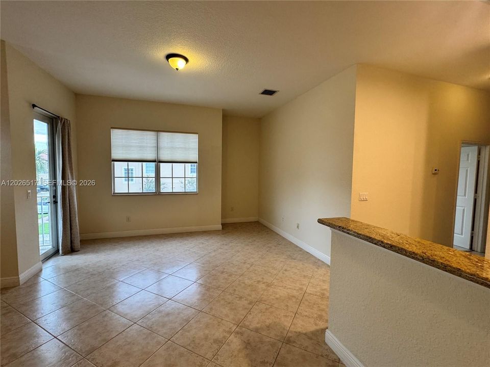 En Renta: $2,450 (2 camas, 2 baños, 1077 Pies cuadrados)