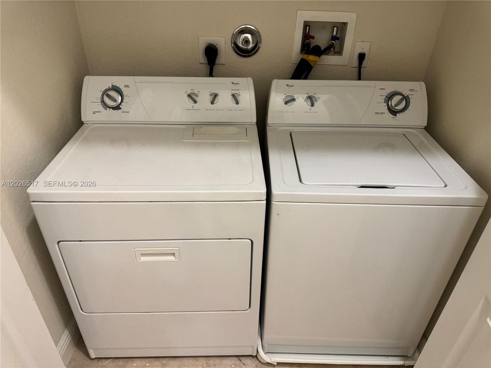 En Renta: $2,450 (2 camas, 2 baños, 1077 Pies cuadrados)