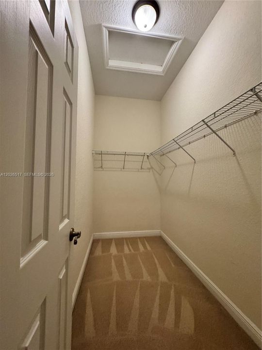 En Renta: $2,450 (2 camas, 2 baños, 1077 Pies cuadrados)