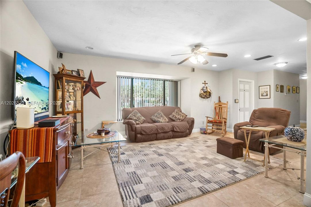 For Sale: $619,900 (3 beds, 2 baths, 1538 Square Feet)