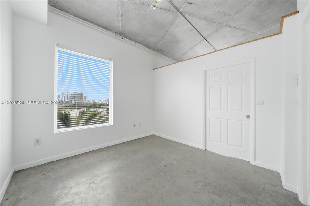 For Sale: $390,000 (2 beds, 2 baths, 997 Square Feet)
