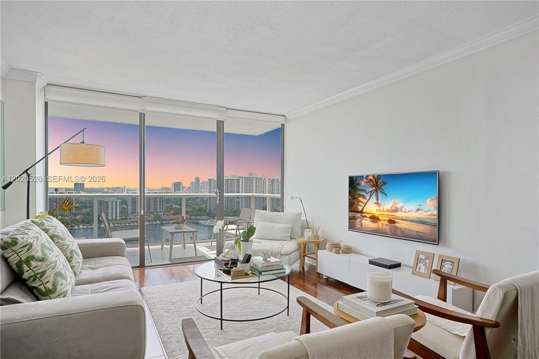 For Sale: $329,000 (2 beds, 2 baths, 1079 Square Feet)
