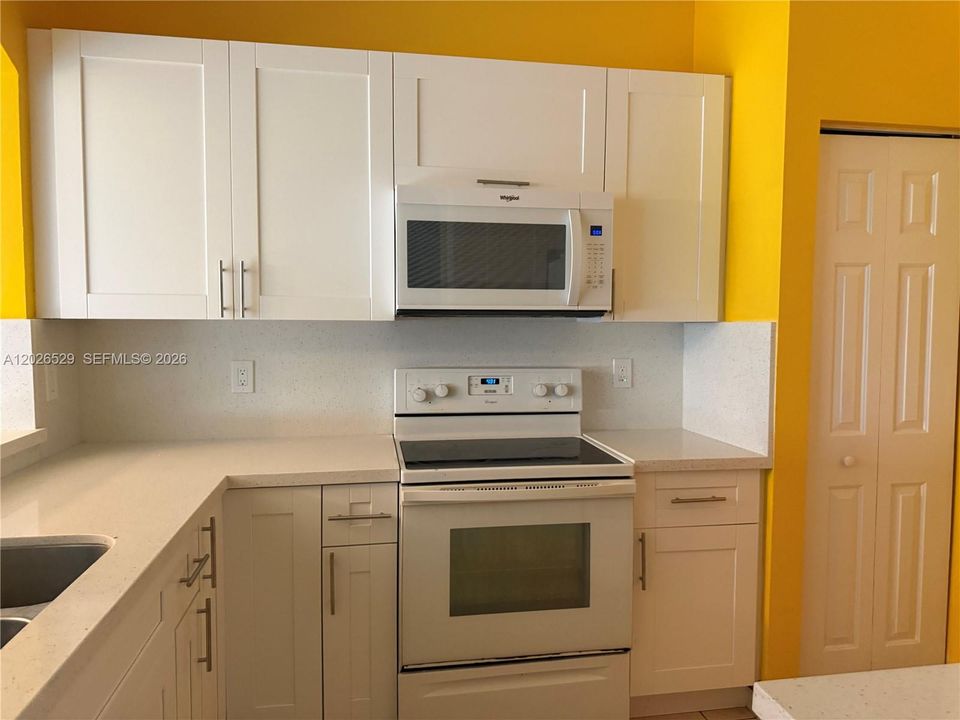 En Renta: $2,700 (3 camas, 2 baños, 1309 Pies cuadrados)