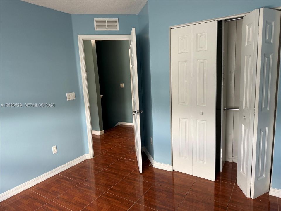 En Renta: $2,700 (3 camas, 2 baños, 1309 Pies cuadrados)