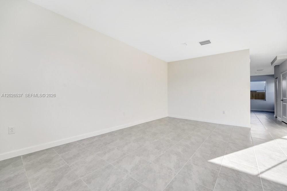 For Sale: $370,000 (3 beds, 2 baths, 1328 Square Feet)