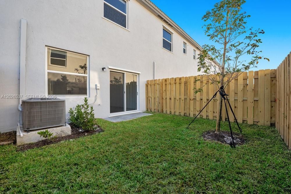 For Sale: $370,000 (3 beds, 2 baths, 1328 Square Feet)