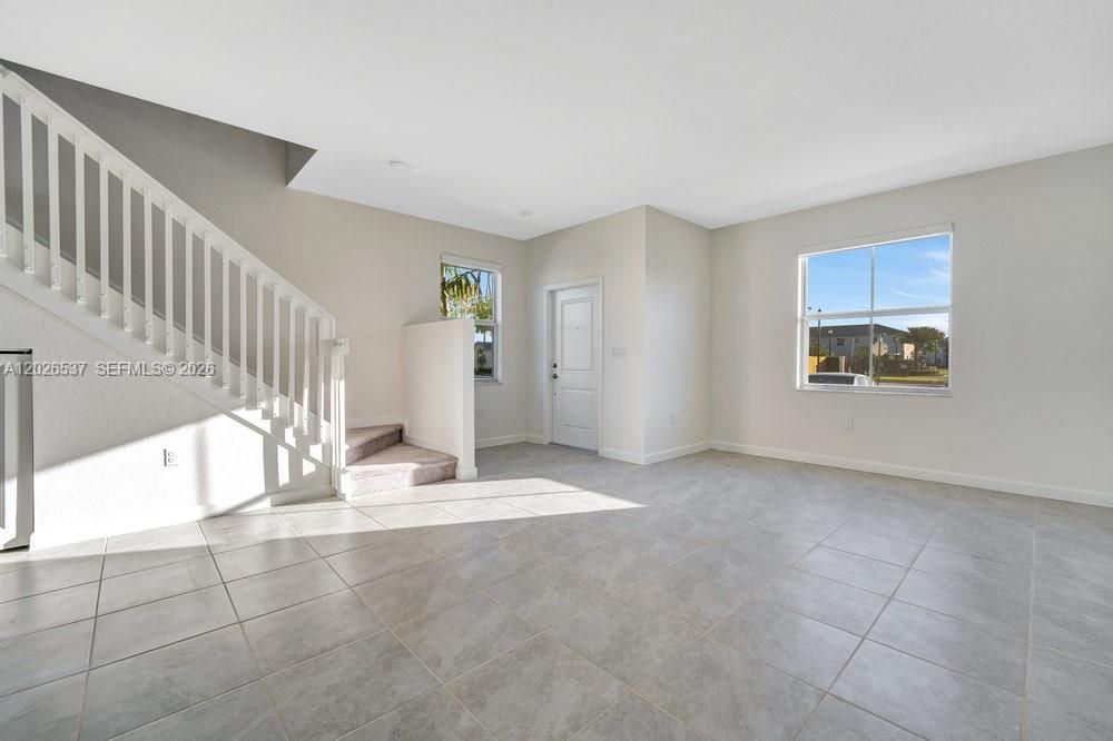 For Sale: $370,000 (3 beds, 2 baths, 1328 Square Feet)