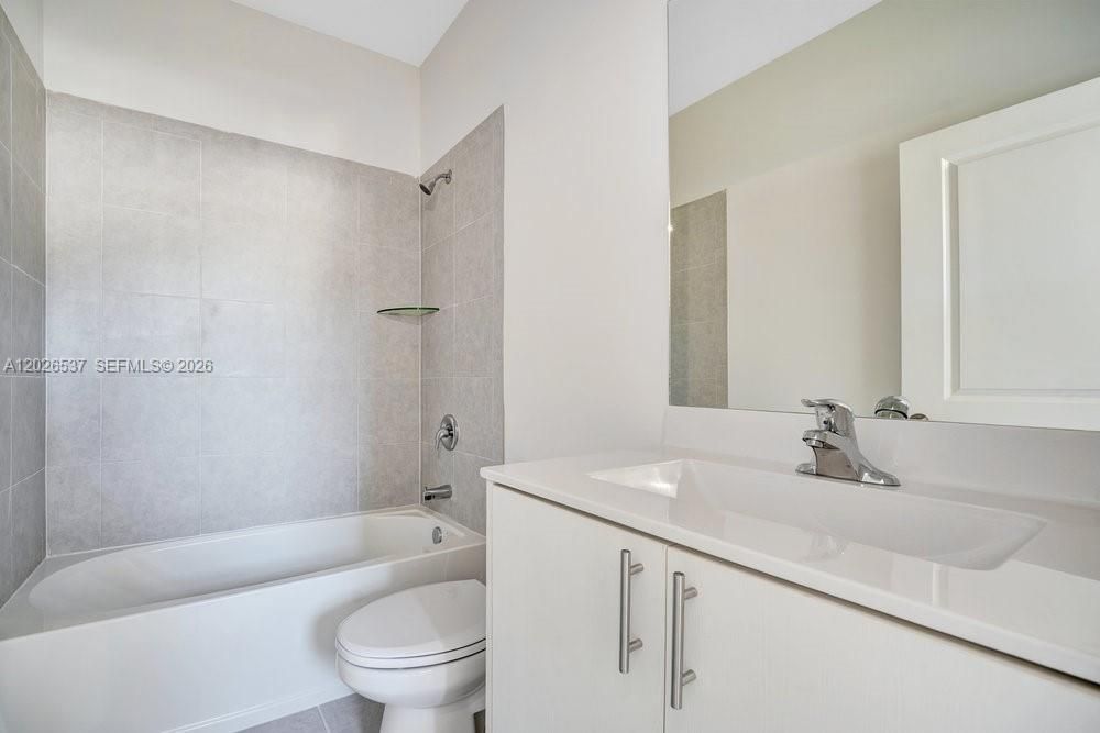 For Sale: $370,000 (3 beds, 2 baths, 1328 Square Feet)