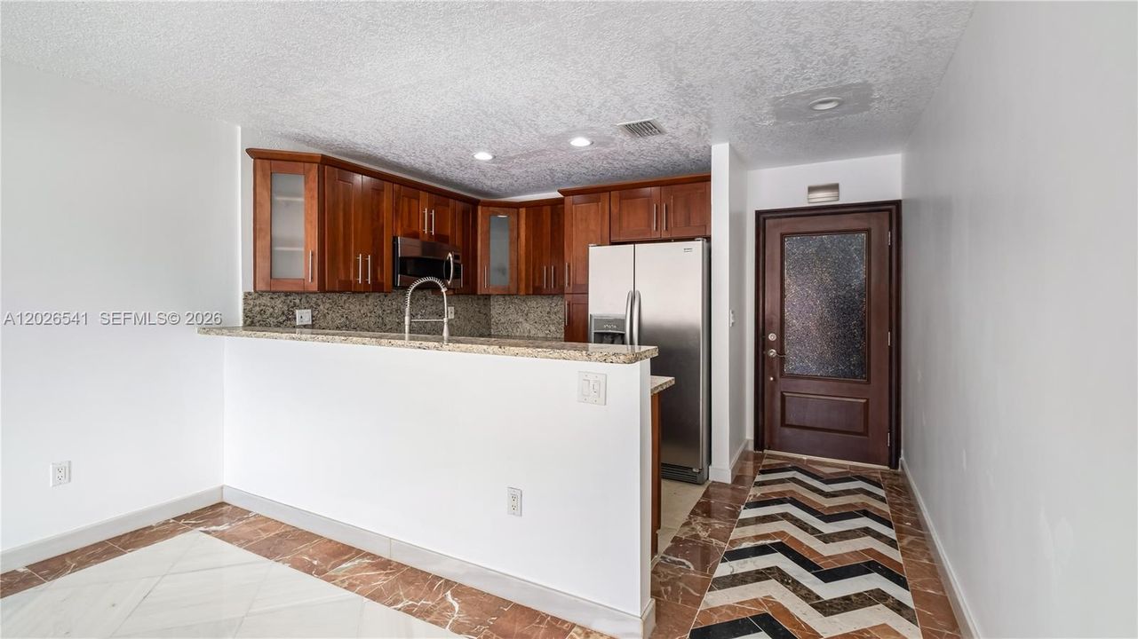 En Venta: $290,000 (2 camas, 2 baños, 937 Pies cuadrados)