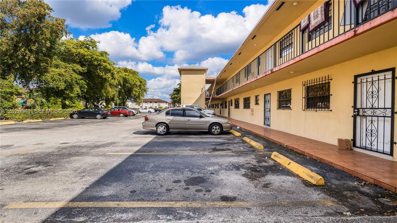 En Venta: $290,000 (2 camas, 2 baños, 937 Pies cuadrados)