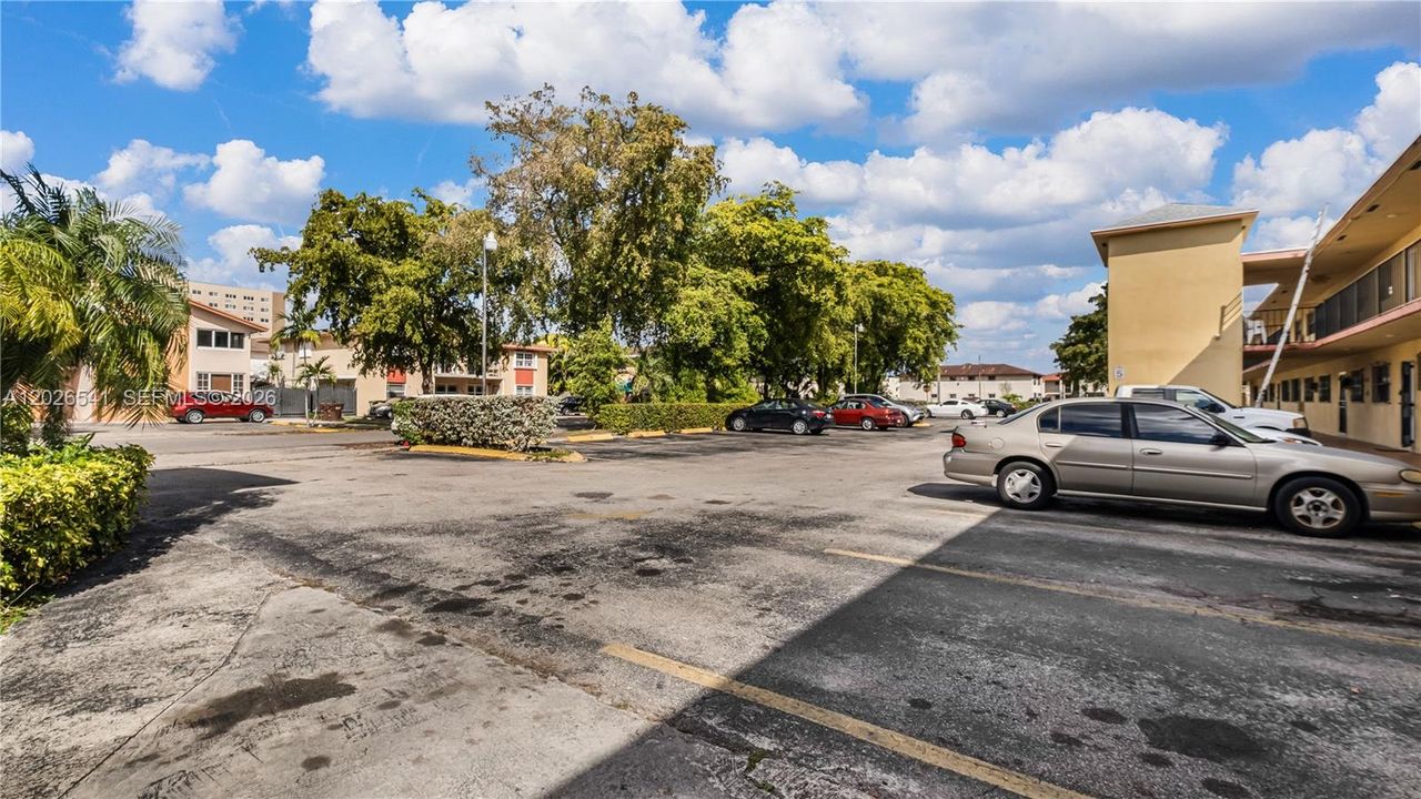 En Venta: $290,000 (2 camas, 2 baños, 937 Pies cuadrados)