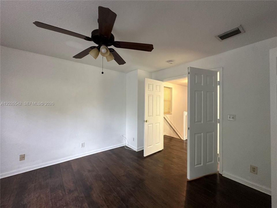 For Rent: $2,600 (3 beds, 2 baths, 1384 Square Feet)