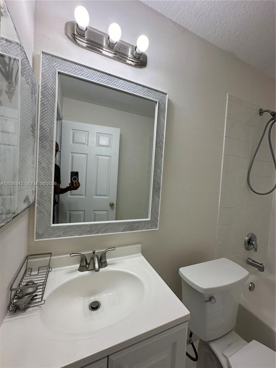 For Rent: $2,600 (3 beds, 2 baths, 1384 Square Feet)