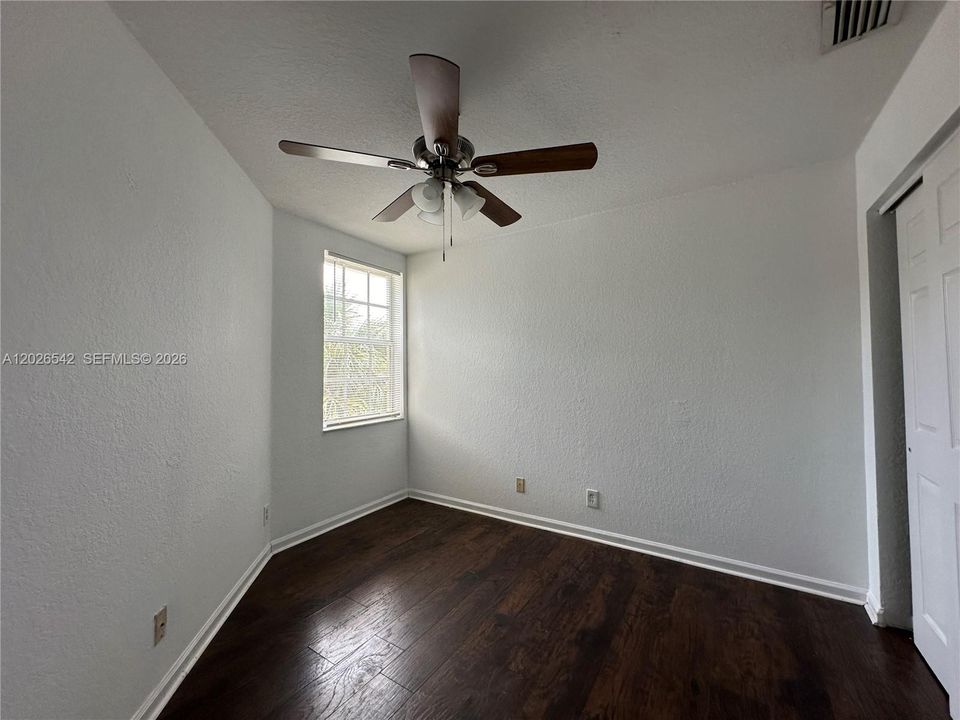 For Rent: $2,600 (3 beds, 2 baths, 1384 Square Feet)
