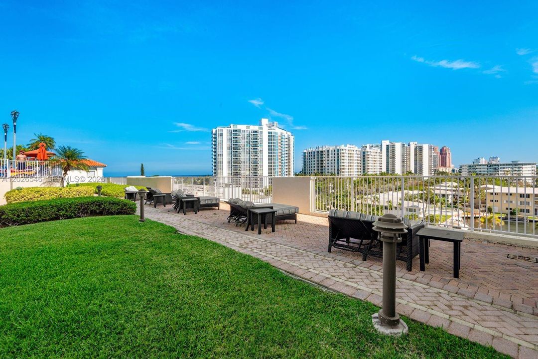 For Sale: $815,000 (3 beds, 2 baths, 1510 Square Feet)