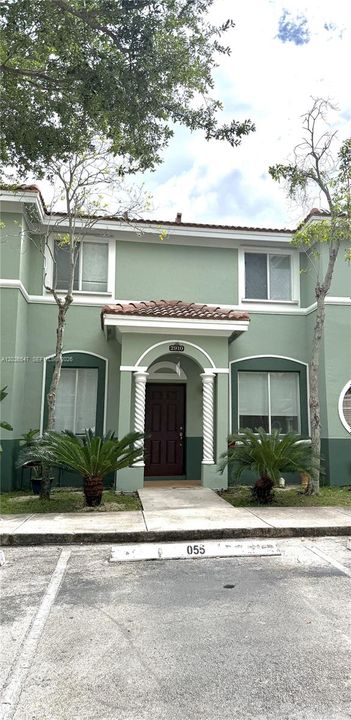 For Rent: $1,950 (3 beds, 2 baths, 1302 Square Feet)