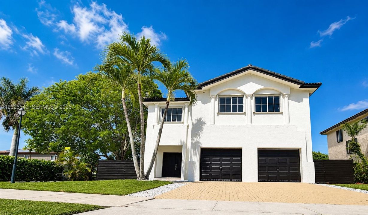 For Rent: $5,875 (5 beds, 5 baths, 3242 Square Feet)