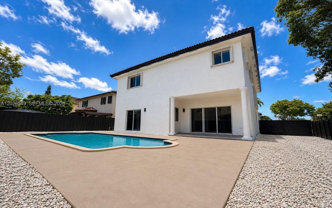 For Rent: $5,875 (5 beds, 5 baths, 3242 Square Feet)