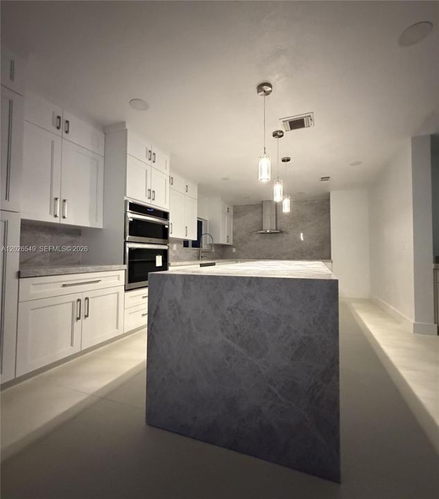 For Rent: $5,875 (5 beds, 5 baths, 3242 Square Feet)