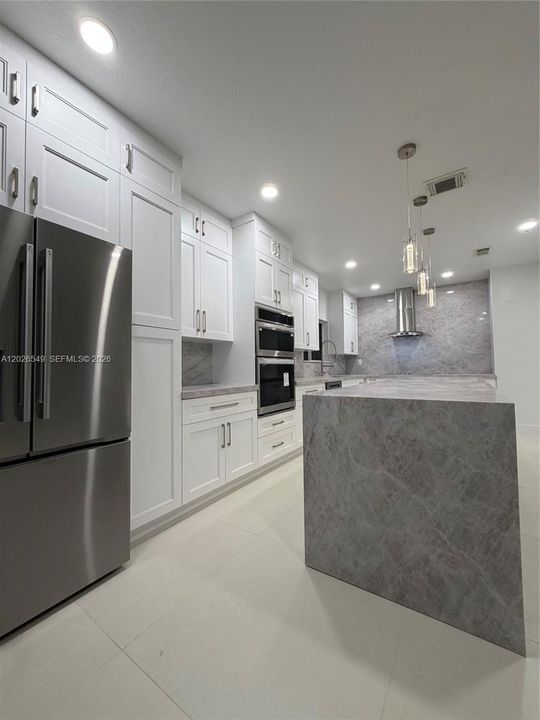 For Rent: $5,875 (5 beds, 5 baths, 3242 Square Feet)