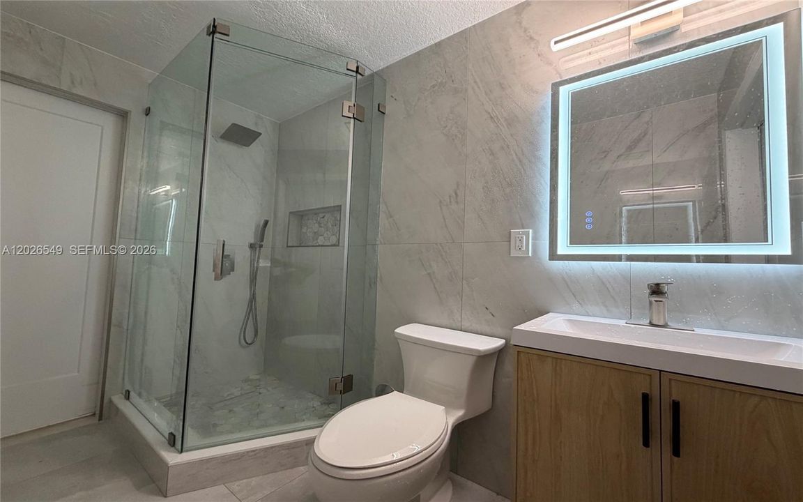 For Rent: $5,875 (5 beds, 5 baths, 3242 Square Feet)