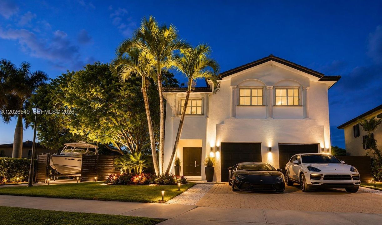 For Rent: $5,875 (5 beds, 5 baths, 3242 Square Feet)