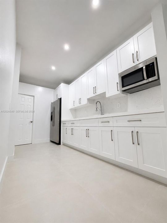 For Rent: $5,875 (5 beds, 5 baths, 3242 Square Feet)