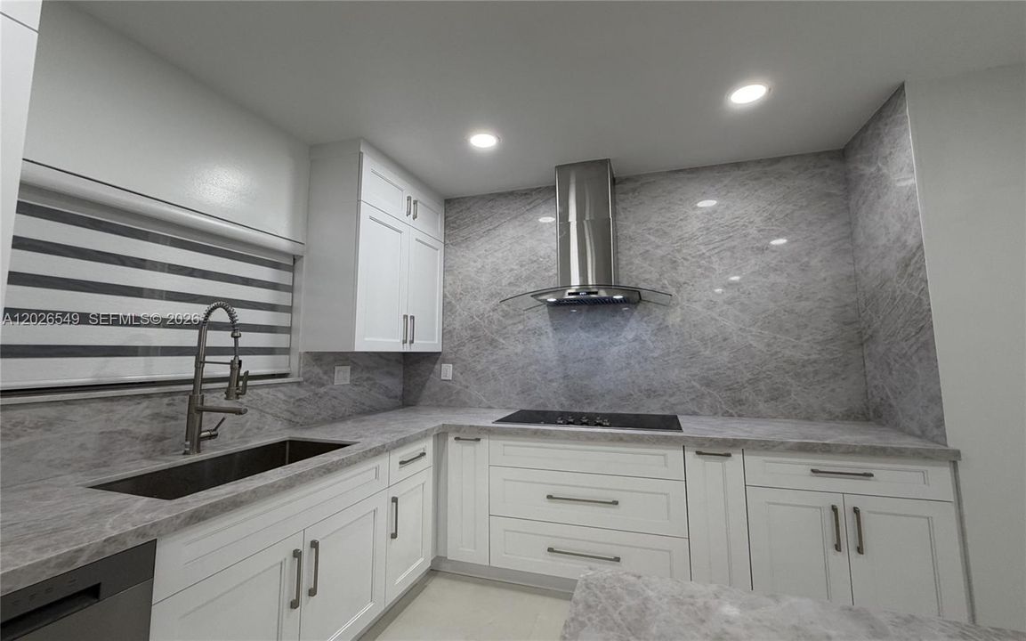 For Rent: $5,875 (5 beds, 5 baths, 3242 Square Feet)