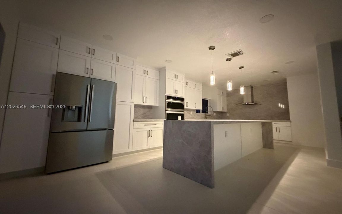 For Rent: $5,875 (5 beds, 5 baths, 3242 Square Feet)