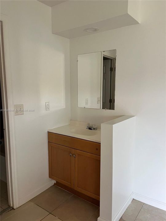 На продажу: $159,000 (2 спален, 2 ванн, 980 Квадратных фут)