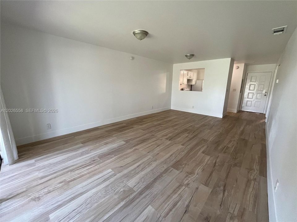 На продажу: $159,000 (2 спален, 2 ванн, 980 Квадратных фут)