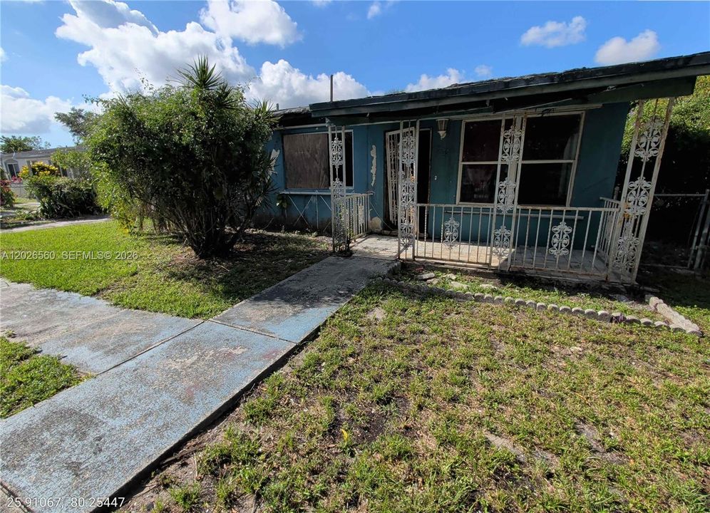 For Sale: $224,900 (3 beds, 2 baths, 1008 Square Feet)