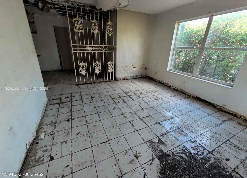 For Sale: $224,900 (3 beds, 2 baths, 1008 Square Feet)