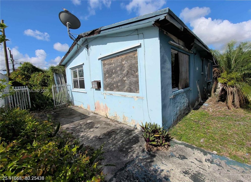 For Sale: $224,900 (3 beds, 2 baths, 1008 Square Feet)