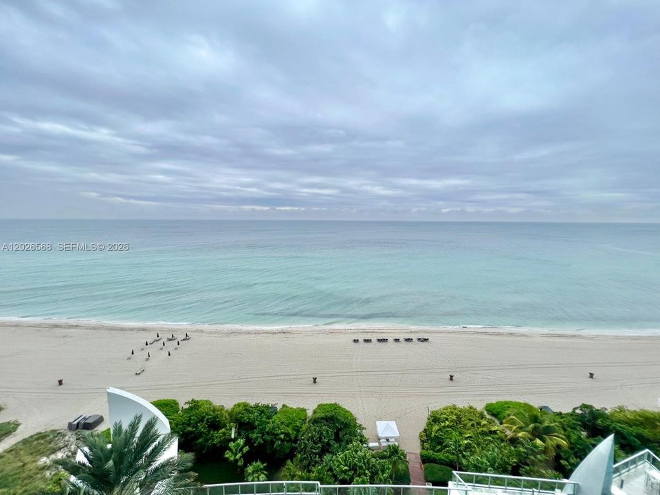 For Sale: $1,870,000 (1 beds, 2 baths, 1161 Square Feet)