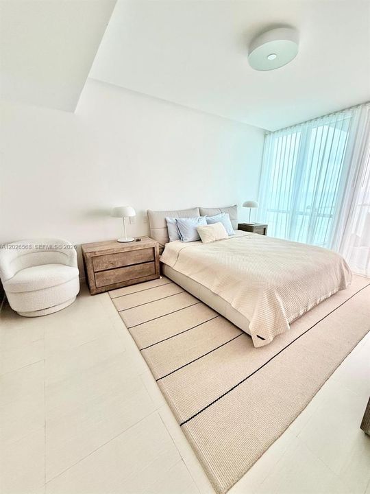 For Sale: $1,870,000 (1 beds, 2 baths, 1161 Square Feet)