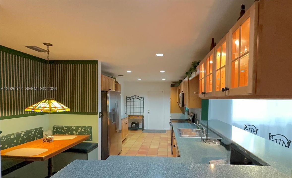 For Sale: $1,085,000 (3 beds, 2 baths, 2220 Square Feet)