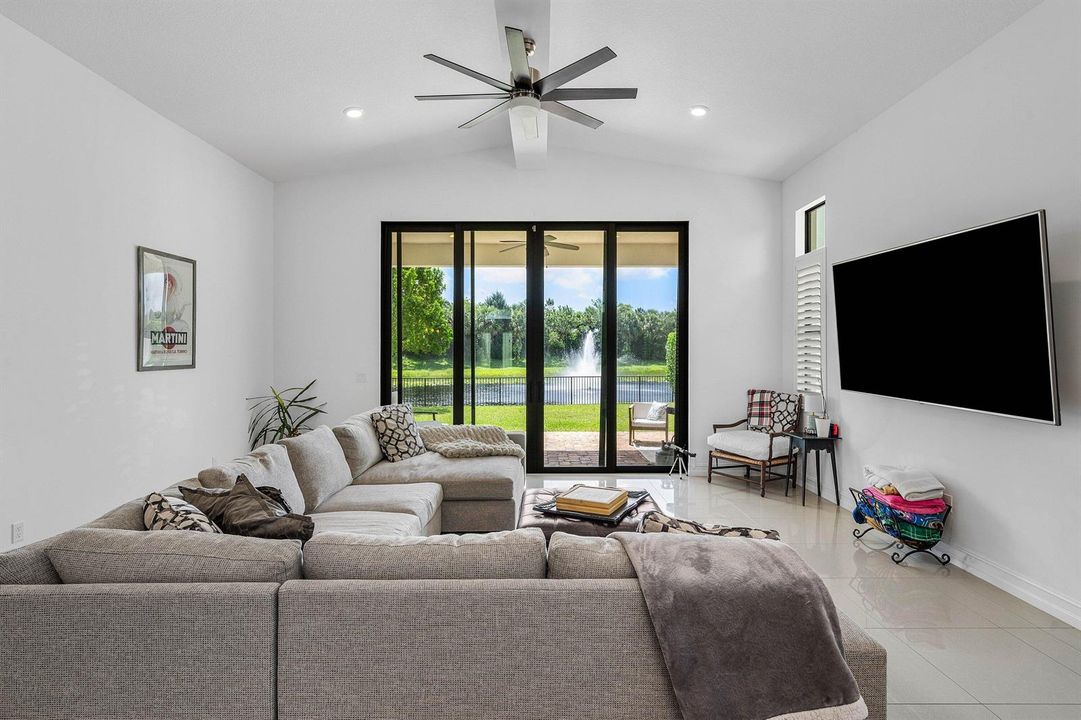 019-9027GrandPrixLane-BoyntonBeach-FL-33