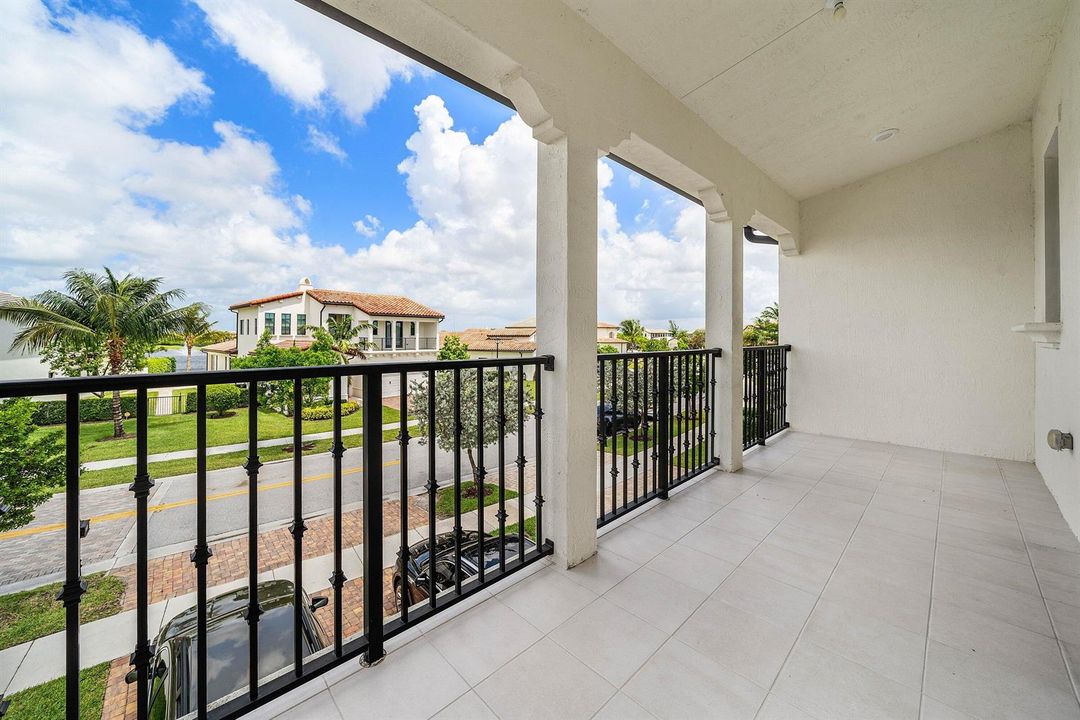 038-9027GrandPrixLane-BoyntonBeach-FL-33