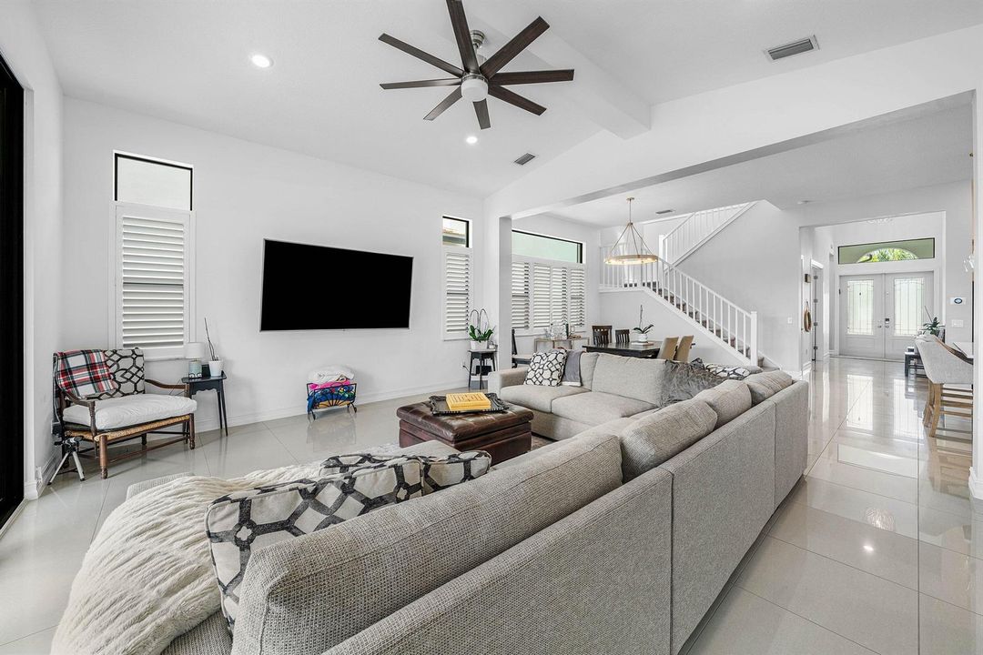 022-9027GrandPrixLane-BoyntonBeach-FL-33