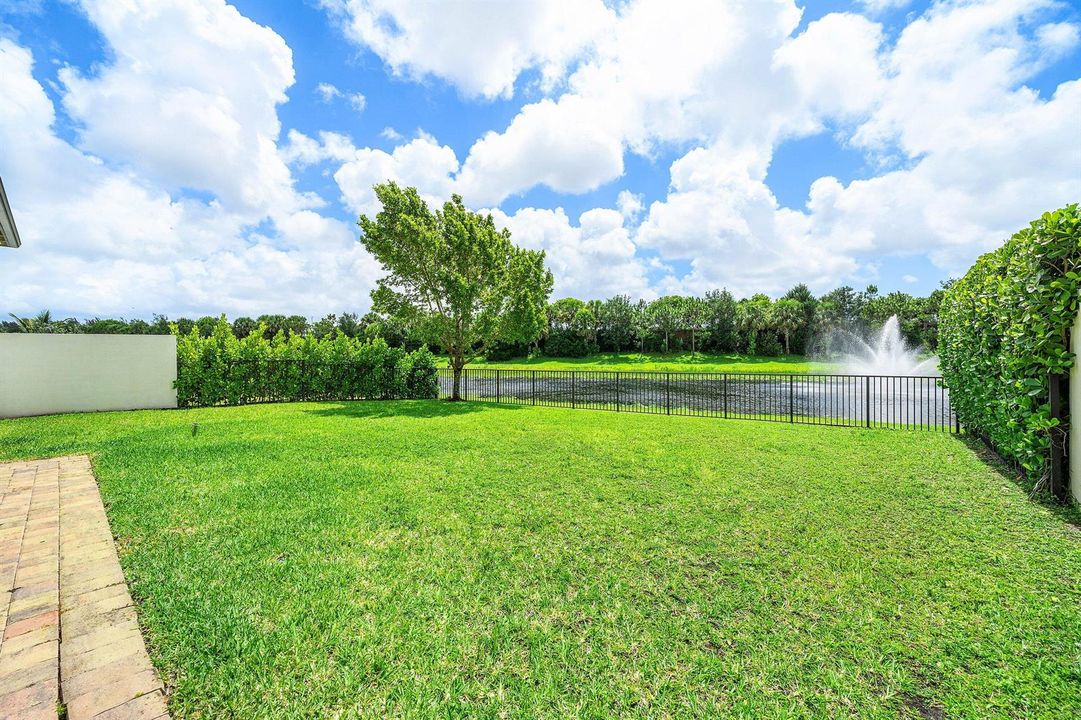 045-9027GrandPrixLane-BoyntonBeach-FL-33