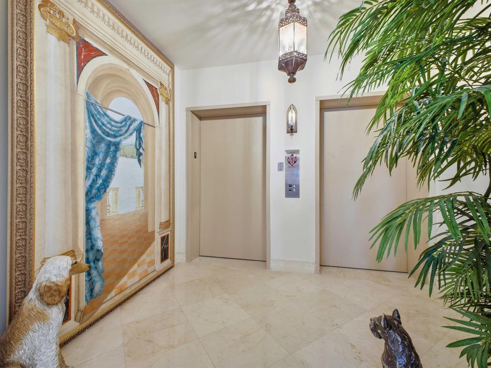 Foyer off Elevator