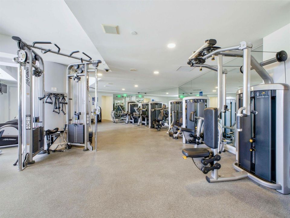 Amenities Gym Weigths