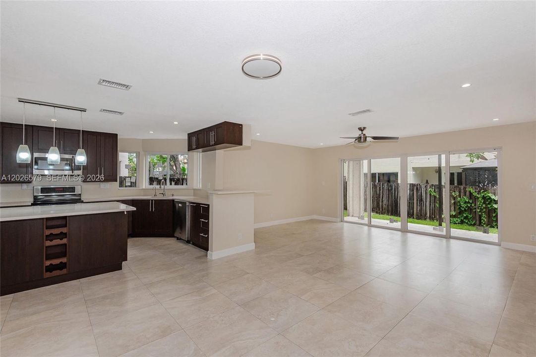 Active With Contract: $3,750 (3 beds, 2 baths, 2065 Square Feet)
