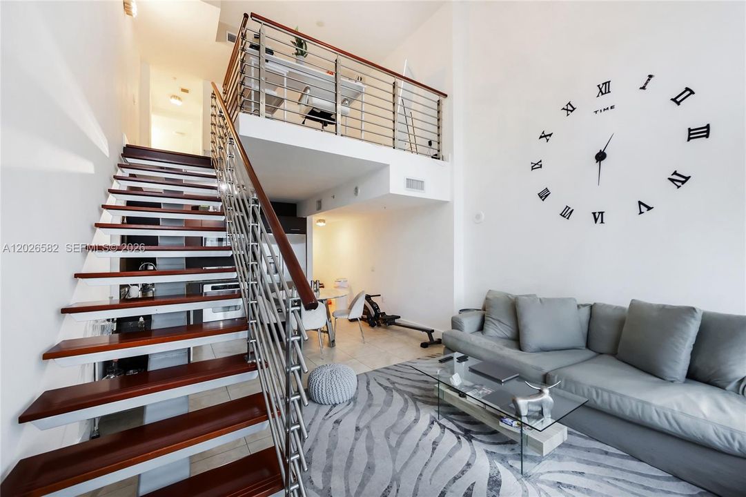 For Rent: $3,200 (1 beds, 1 baths, 952 Square Feet)