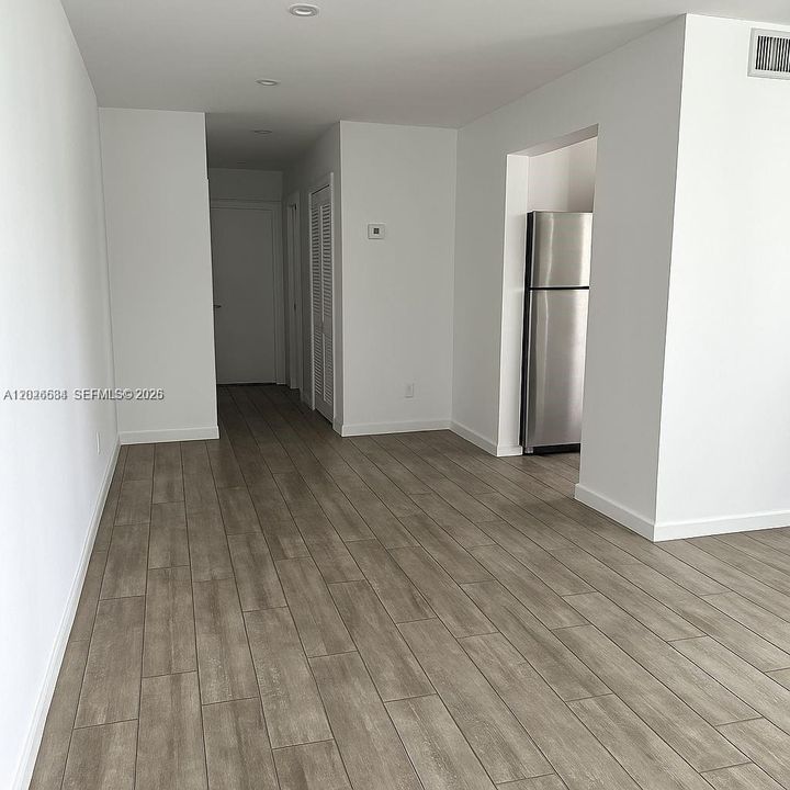 Active With Contract: $319,000 (1 beds, 1 baths, 621 Square Feet)