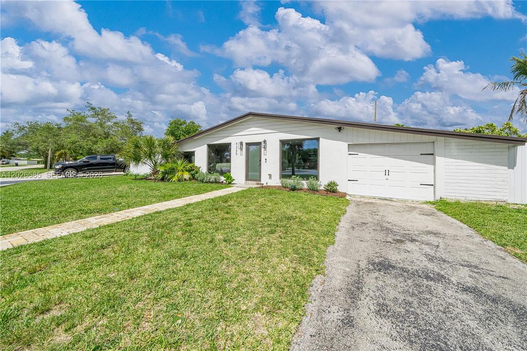 For Sale: $635,000 (3 beds, 2 baths, 1412 Square Feet)