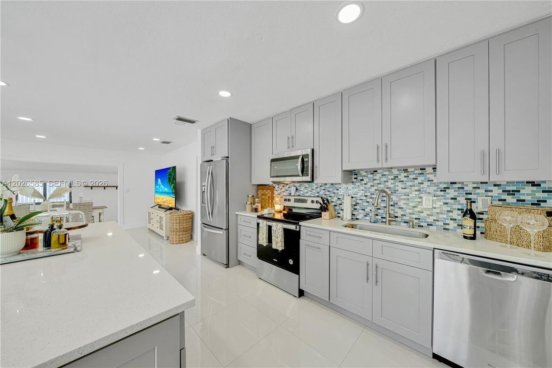 For Sale: $635,000 (3 beds, 2 baths, 1412 Square Feet)