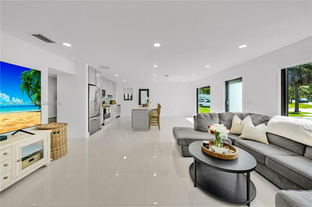 For Sale: $635,000 (3 beds, 2 baths, 1412 Square Feet)